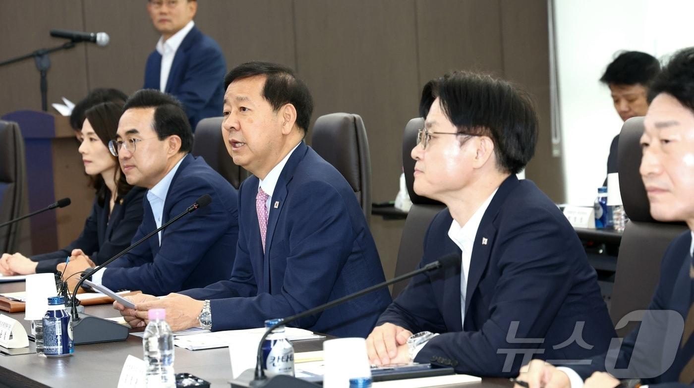 본문 이미지 - 구윤철 부총리 겸 재정경제부 장관이 지난 7월 세종시 나성동 한미전략투자공사에서 열린 1차 한미전략투자 운영위원회를 주재하며 발언하고 있다.ⓒ 뉴스1 김기남 기자