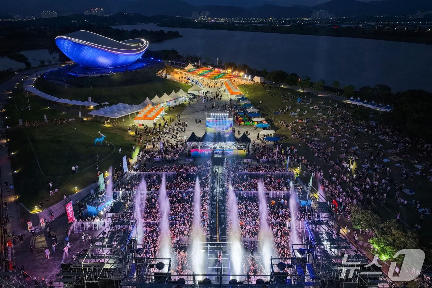 본문 이미지 - 지난 18일 열린 대구 달성군 '청년축제-달성워터스플래시' 현장 모습.(대구 달성군 제공. 재판매 및 DB 금지)