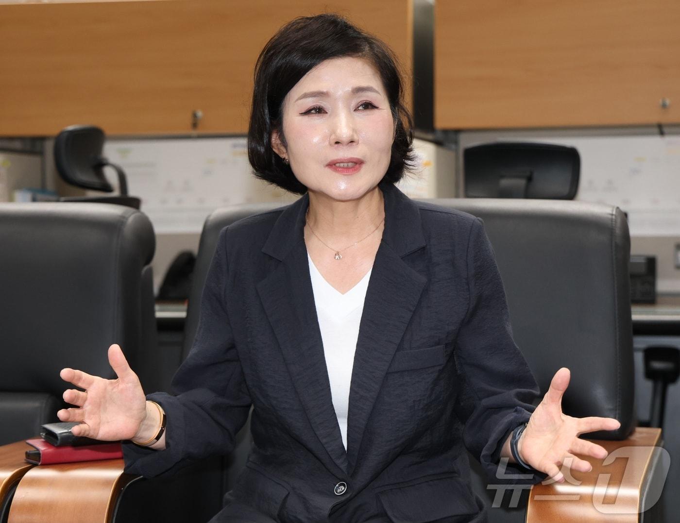 본문 이미지 - 허남주 국민의힘 홍보본부 수석부본부장이 20일 전북 전주시 전북특별자치도의회 기자실에서 간담회를 열고 국민의힘 전북도당위원장 출마 의사를 밝히고 있다. ⓒ 뉴스1 유경석 기자