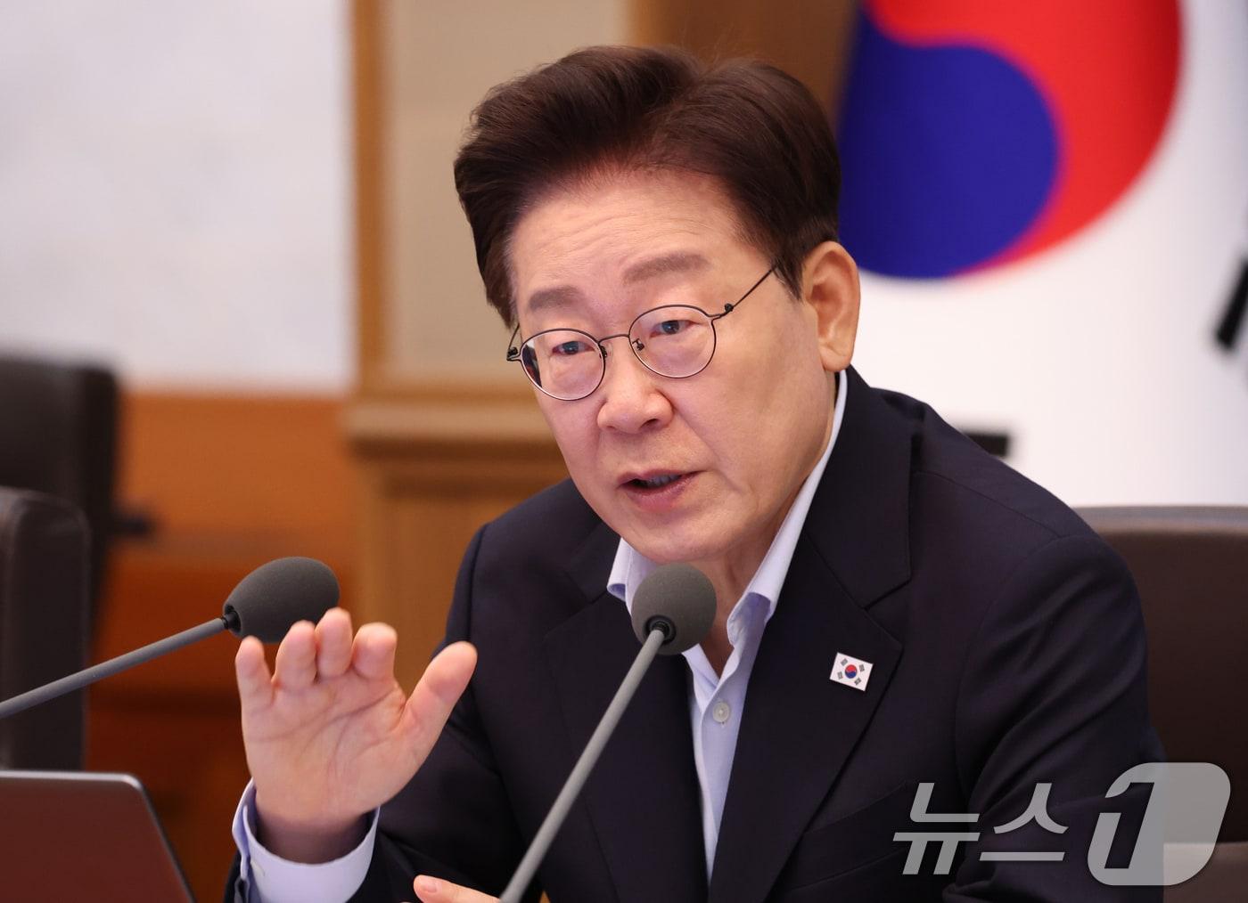 본문 이미지 - 이재명 대통령이 21일 청와대에서 열린 국무회의에서 발언을 하고 있다. 2026.7.21 ⓒ 뉴스1 허경 기자