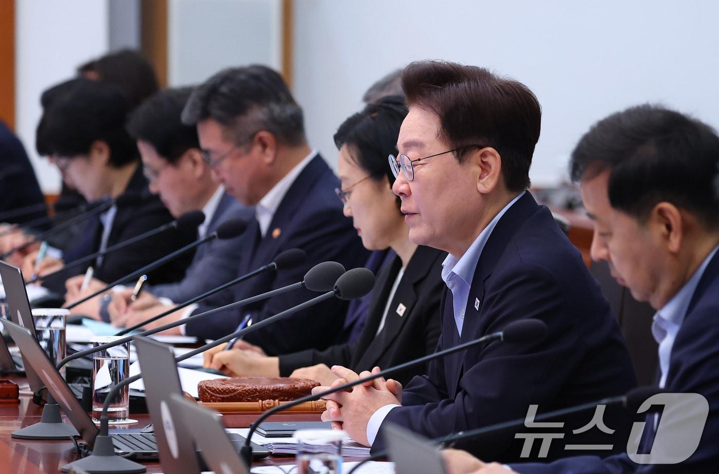본문 이미지 - 이재명 대통령이 21일 청와대에서 열린 국무회의에서 발언을 하고 있다. 2026.7.21 ⓒ 뉴스1 허경 기자