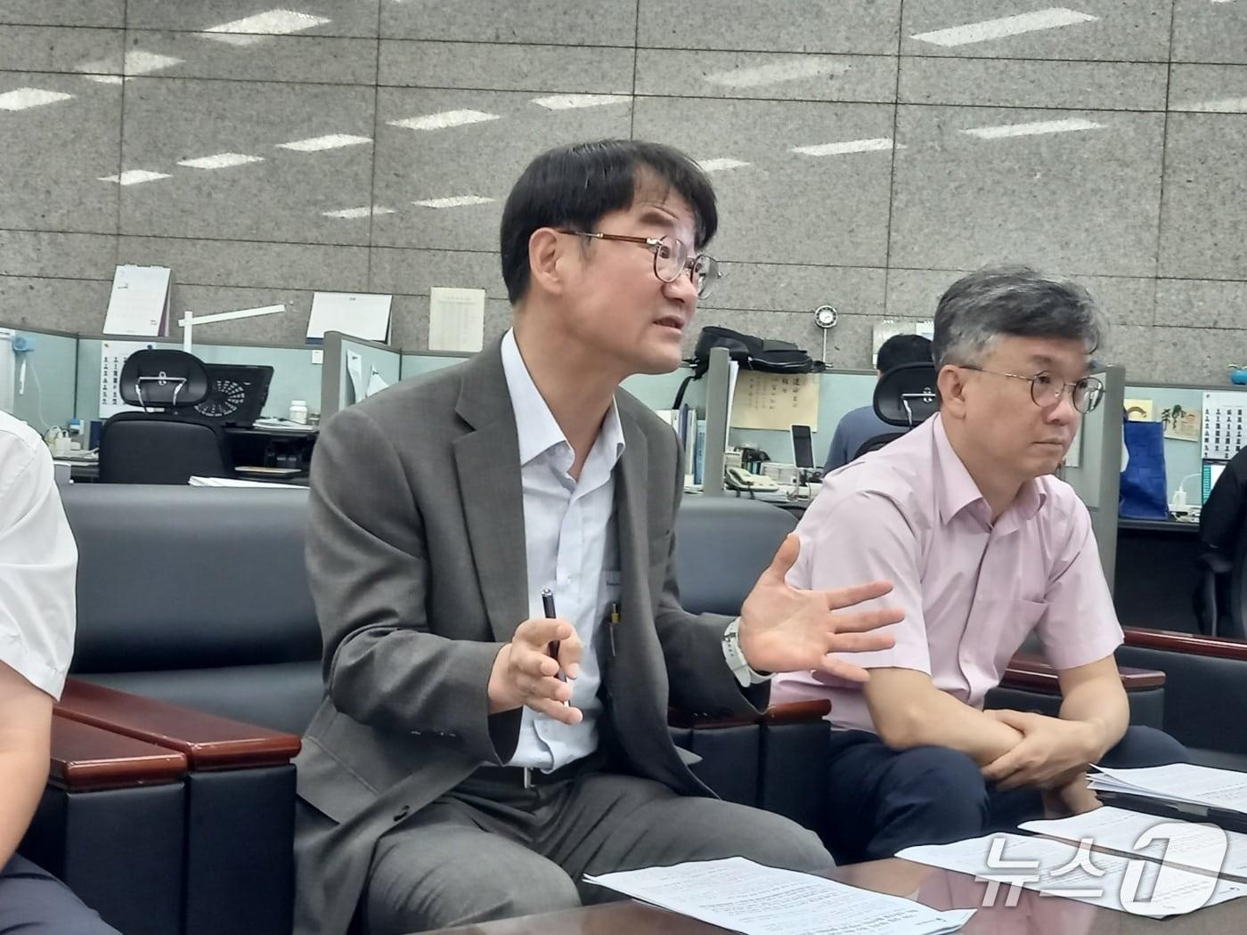 본문 이미지 - 정연우 지식재산처 차장이 21일 정부대전청사 기자실에서 백브리핑을 하고 있다/뉴스1