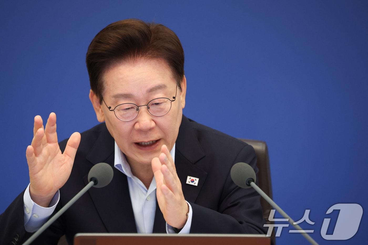 본문 이미지 - 이재명 대통령이 21일 청와대에서 열린 국무회의에서 발언을 하고 있다. 2026.7.21 ⓒ 뉴스1 허경 기자