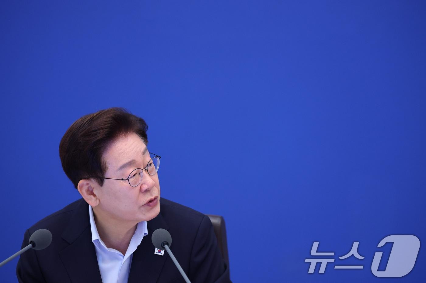 본문 이미지 - 이재명 대통령이 21일 청와대에서 열린 국무회의에서 발언을 하고 있다. 2026.7.21 ⓒ 뉴스1 허경 기자