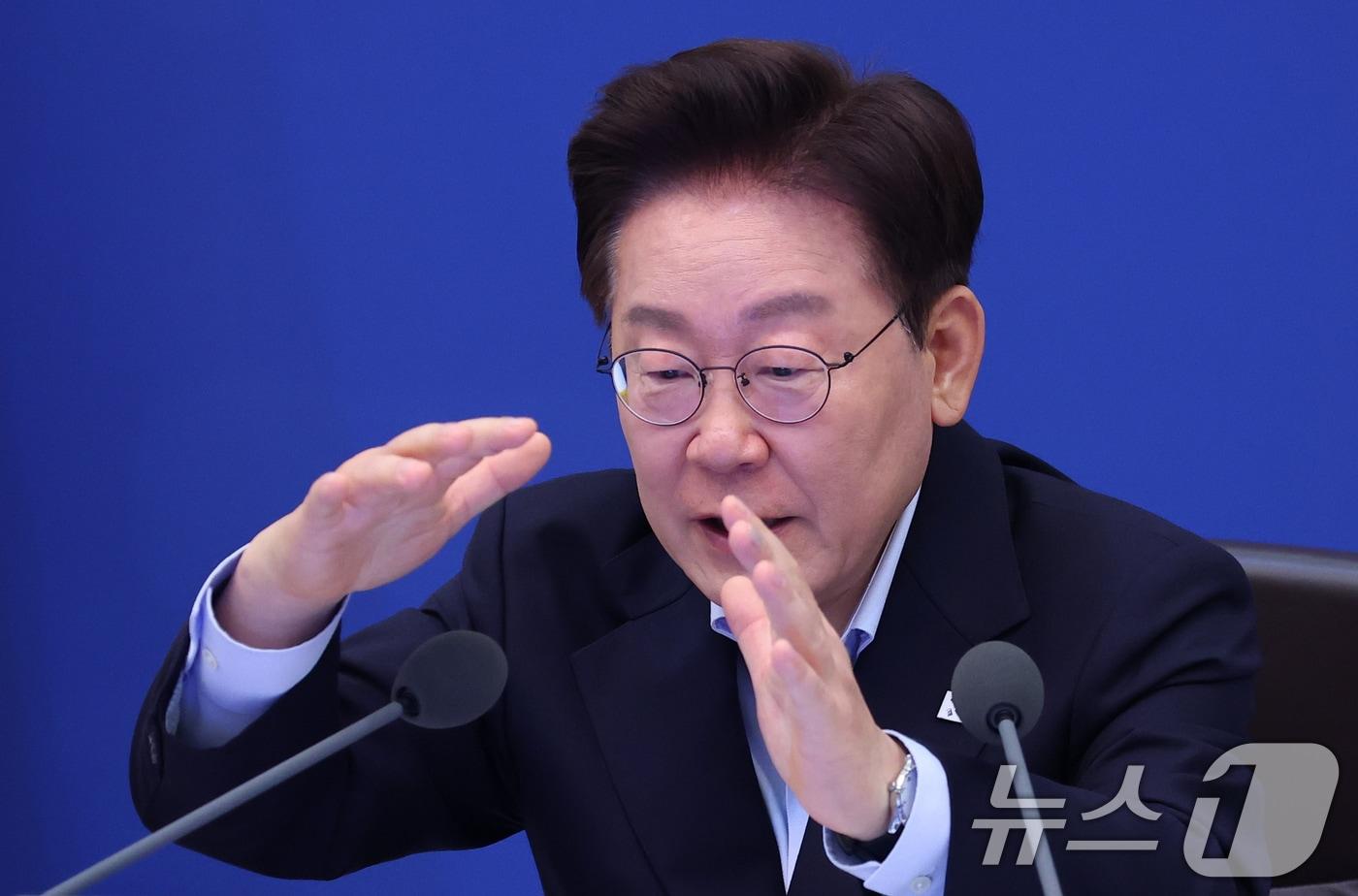 본문 이미지 - 이재명 대통령이 21일 청와대에서 열린 국무회의에서 발언을 하고 있다. 2026.7.21 ⓒ 뉴스1 허경 기자