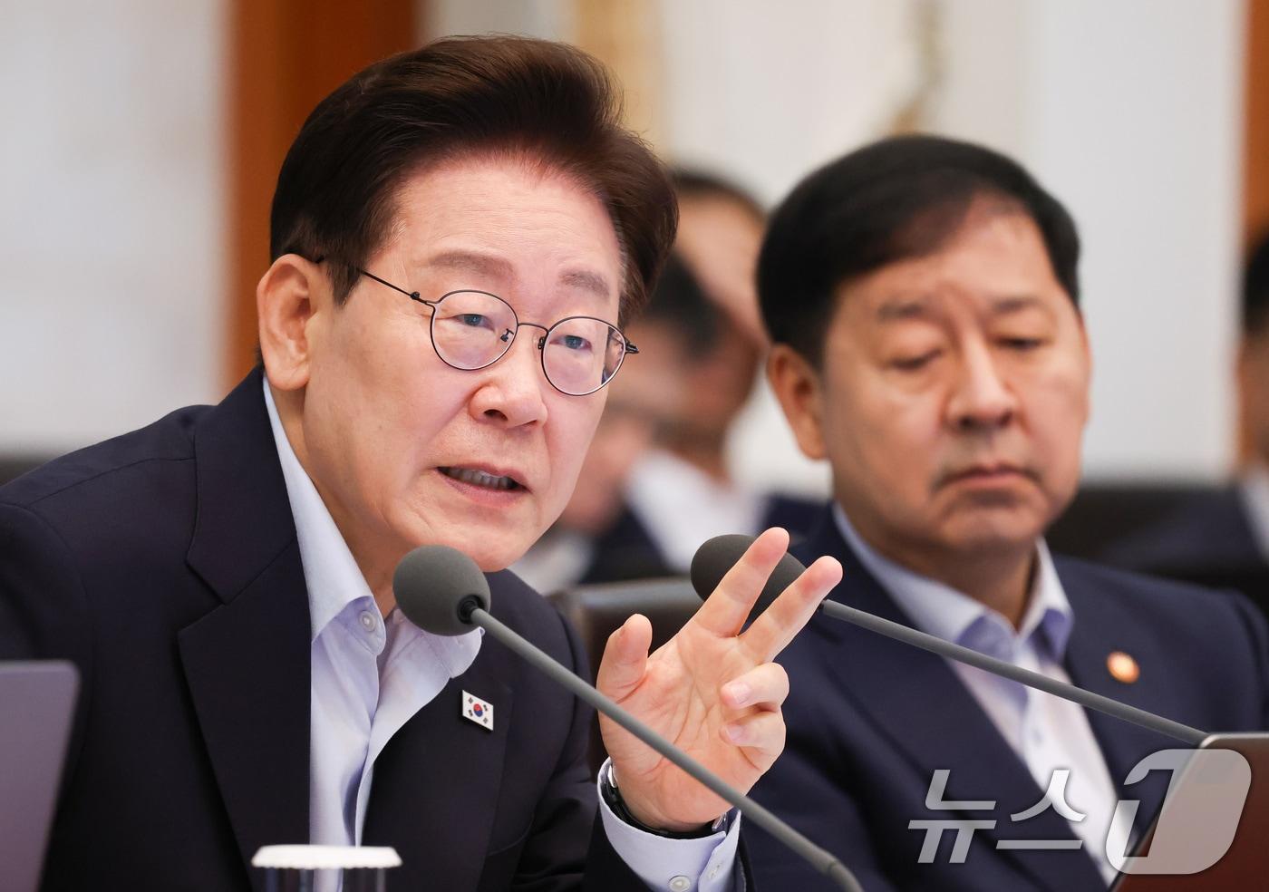 본문 이미지 - 이재명 대통령이 21일 청와대에서 열린 국무회의에서 발언을 하고 있다. 2026.7.21 ⓒ 뉴스1 허경 기자