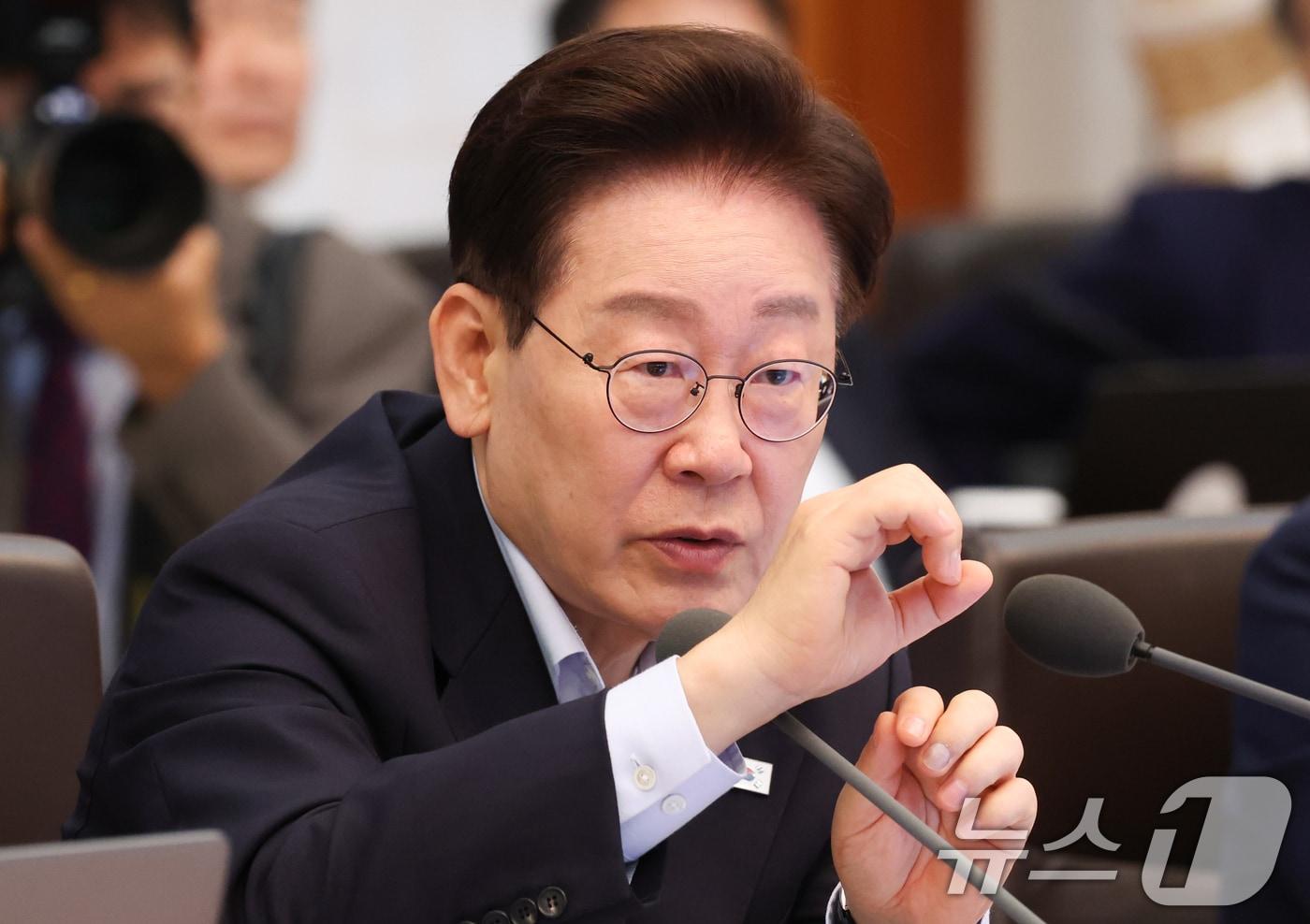 본문 이미지 - 이재명 대통령이 21일 청와대에서 열린 국무회의에서 발언을 하고 있다. 2026.7.21 ⓒ 뉴스1 허경 기자