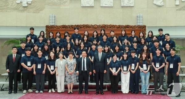 본문 이미지 - 류샤오밍 중국 외교부 한반도사무특별대표가 20일 한국 청년들과 만났다.(중국 외교부 홈페이지)