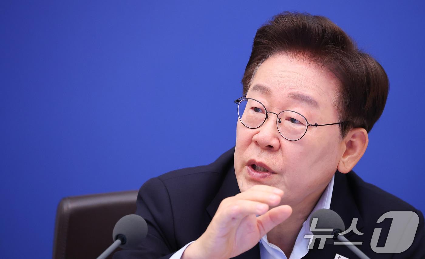 본문 이미지 - 이재명 대통령이 21일 청와대에서 열린 국무회의에서 발언을 하고 있다. 2026.7.21 ⓒ 뉴스1 허경 기자