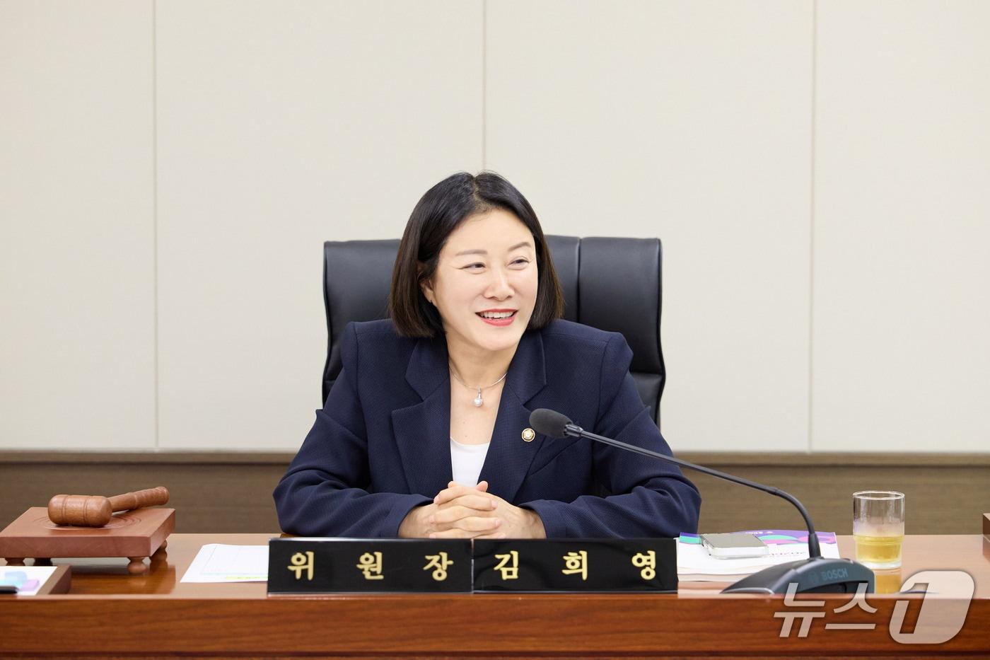 본문 이미지 - 용인시의회 전반기 윤리특별위원회 위원장에 선출된 김희영 의원.(시의회 제공)