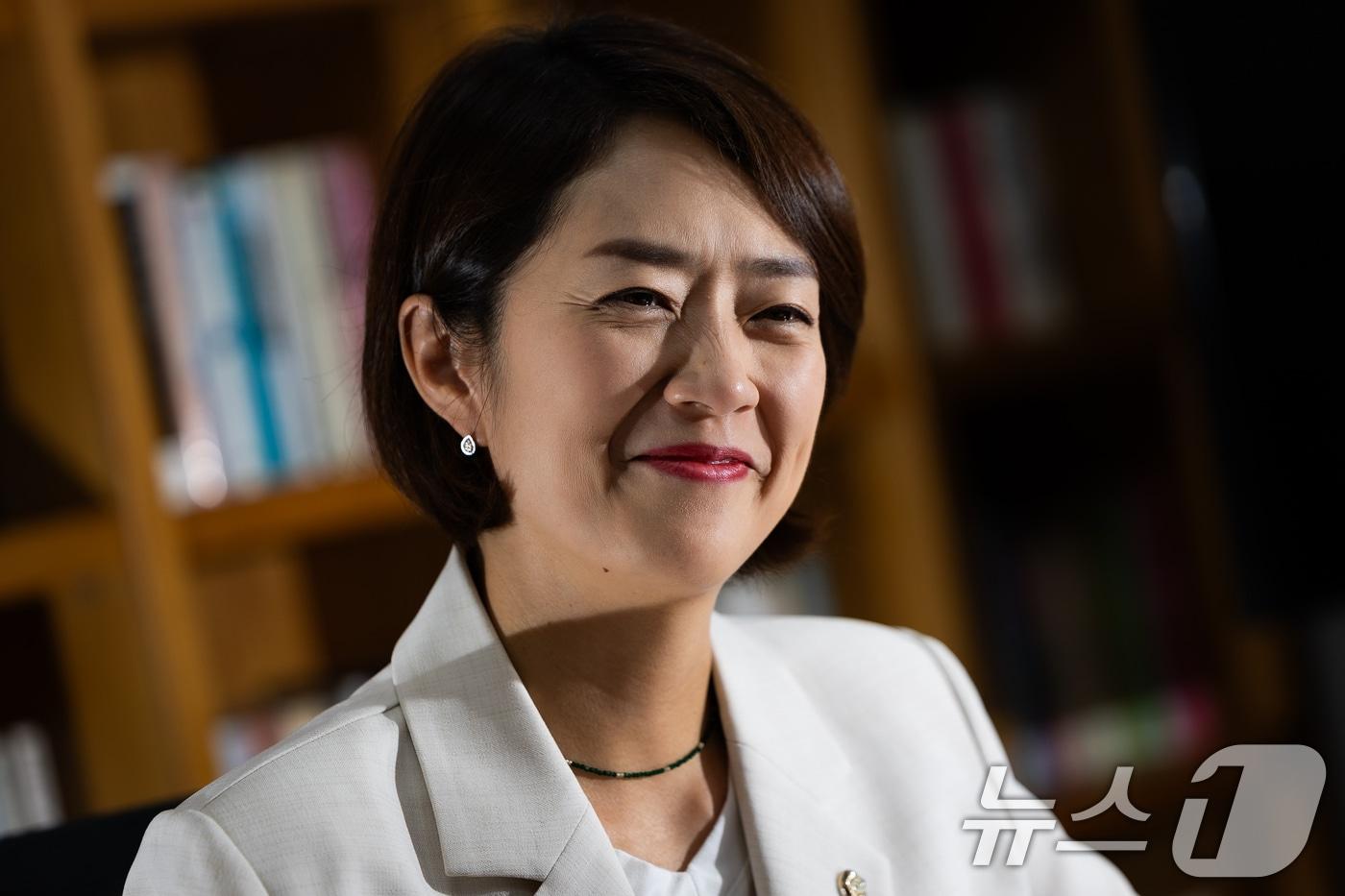 본문 이미지 - 고민정 더불어민주당 당대표 후보가 21일 서울 여의도 국회 의원회관에서 뉴스1과 인터뷰하고 있다. 2026.7.21 ⓒ 뉴스1 유승관 기자