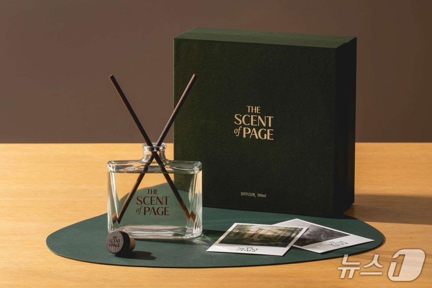 본문 이미지 - 교보문고 시그니처 책향 브랜드 '더 센트 오브 페이지'(The Scent of Page)가 2026 레드닷 디자인 어워드 브랜드 & 커뮤니케이션 디자인 부문에서 본상인 위너를 받았다.
