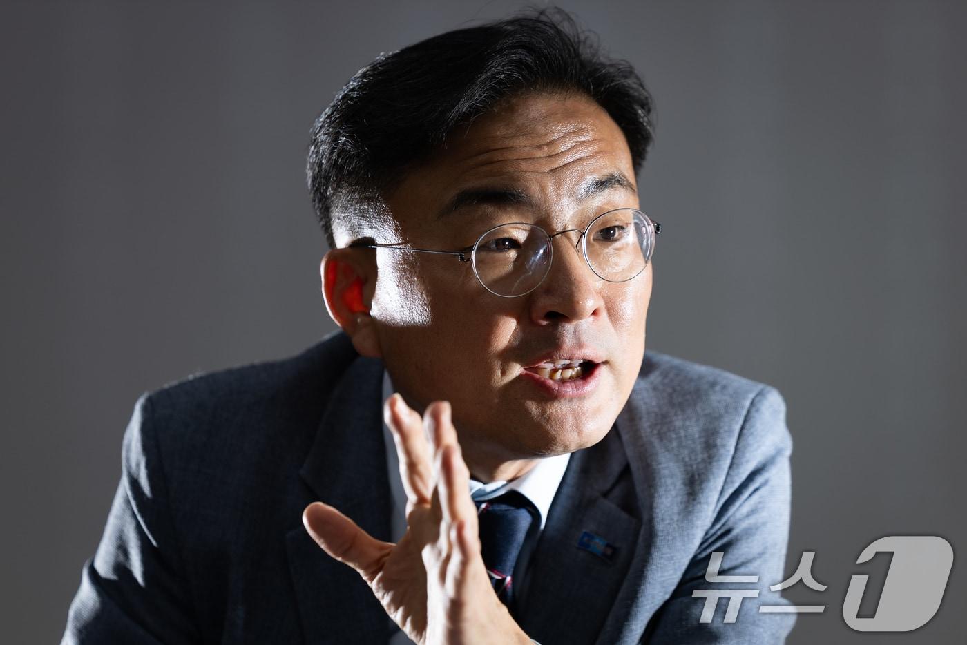 본문 이미지 - 신장식 조국혁신당 당대표 후보가 22일 서울 여의도 국회 의원회관에서 뉴스1과 인터뷰하고 있다. ⓒ 뉴스1 유승관 기자