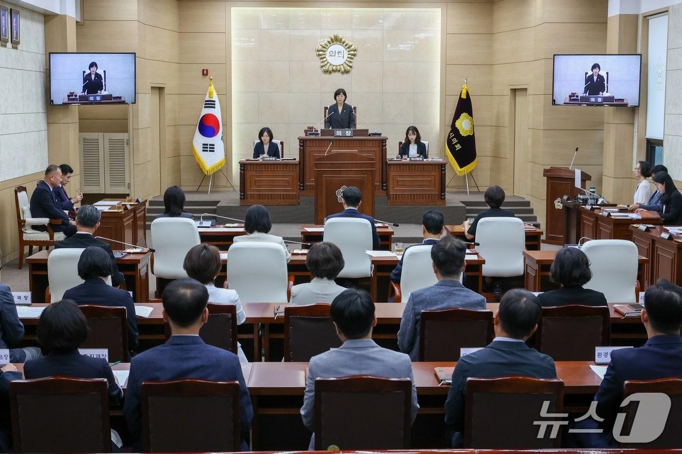 본문 이미지 - 계룡시의회가 제189회 임시회를 열고 올해 하반기 주요 현안 점검과 조례안 심사 등 본격적인 의정활동에 들어갔다. (계룡시의회 제공. 재판매 및 DB금지)/뉴스1 