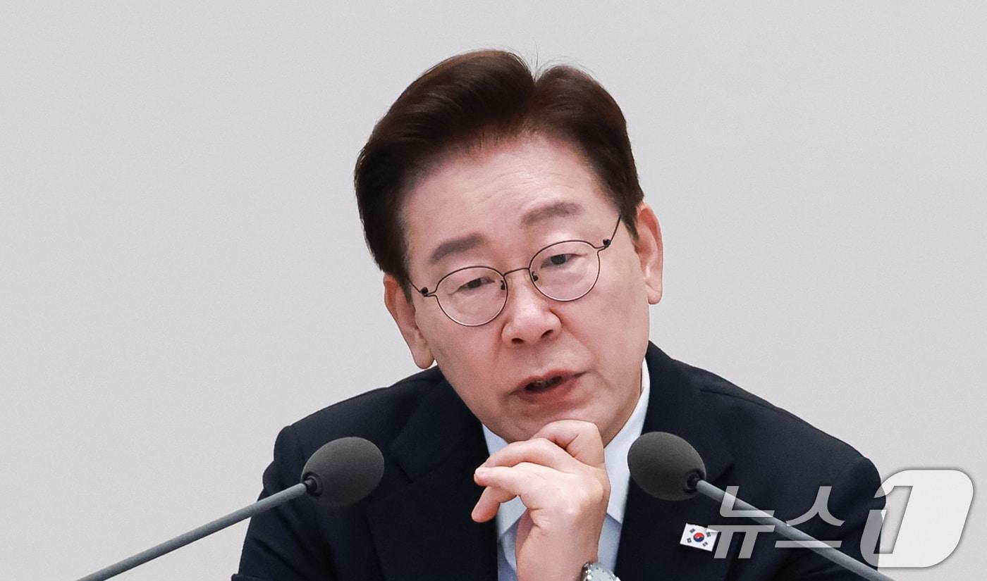 본문 이미지 - 이재명 대통령이 22일 청와대에서 열린 지역·필수·공공의료 간담회에서 발언하고 있다. (청와대통신사진기자단) 2026.7.22 ⓒ 뉴스1 이재명 기자