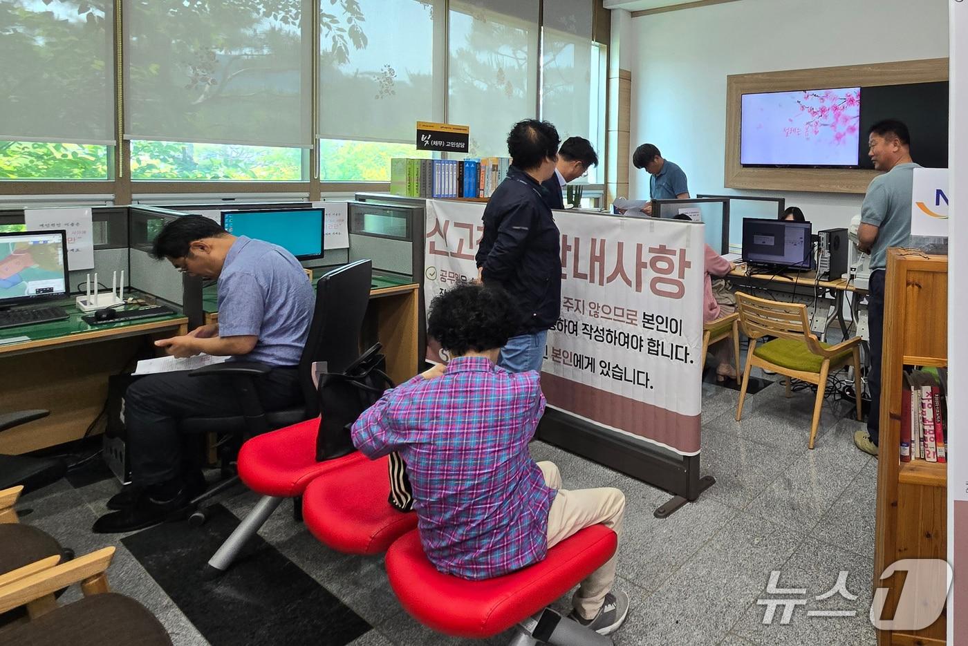 본문 이미지 - 전북 임실군과 남원세무서가 부가가치세 현지 접수 창구를 임실군청 1층 종합민원과에서 운영한다.(임실군제공, 재판매 및 DB금지)2026.7.22/뉴스1