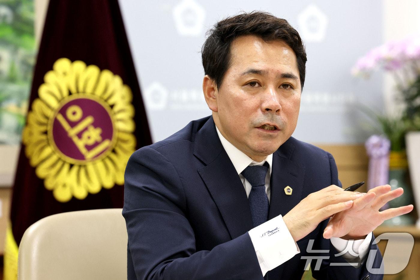 본문 이미지 - 임만균 서울시의회 의장이 22일 서울 중구 서울특별시의회 의장실에서 뉴스1과 인터뷰를 하고 있다. ⓒ 뉴스1 이광호 기자