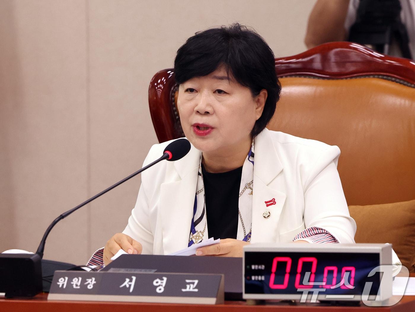 본문 이미지 - 서영교 법제사법위원회 위원장이 22일 서울 여의도 국회에서 열린 법사위 전체회의에서 발언을 하고 있다. 2026.7.22 ⓒ 뉴스1 황기선 기자