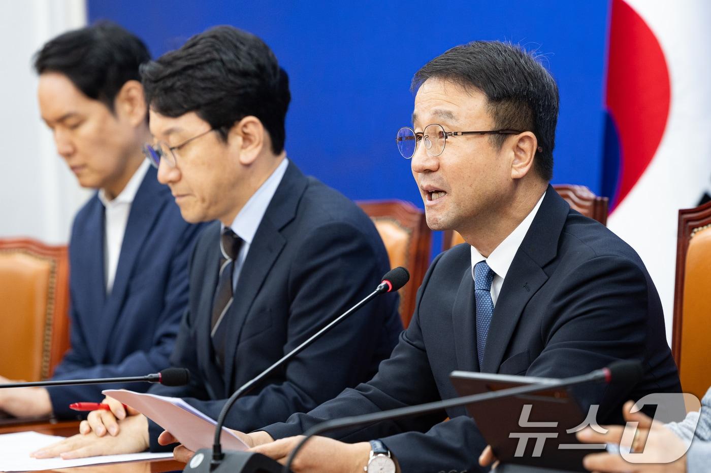 본문 이미지 - 한병도 더불어민주당 당대표 직무대행 겸 원내대표가 23일 서울 여의도 국회에서 열린 정책조정회의에서 모두 발언을 하고 있다. 2026.7.23 ⓒ 뉴스1 유승관 기자