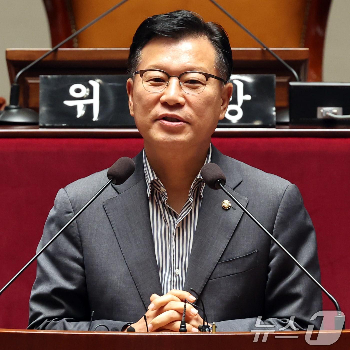 본문 이미지 - 정보위원장 후보로 선출된 이양수 국민의힘 의원이 23일 오전 서울 여의도 국회에서 열린 제22대 국회 후반기 상임위원장 후보자 선출 의원총회에서 소감을 발표하고 있다. 2026.7.23 ⓒ 뉴스1 황기선 기자