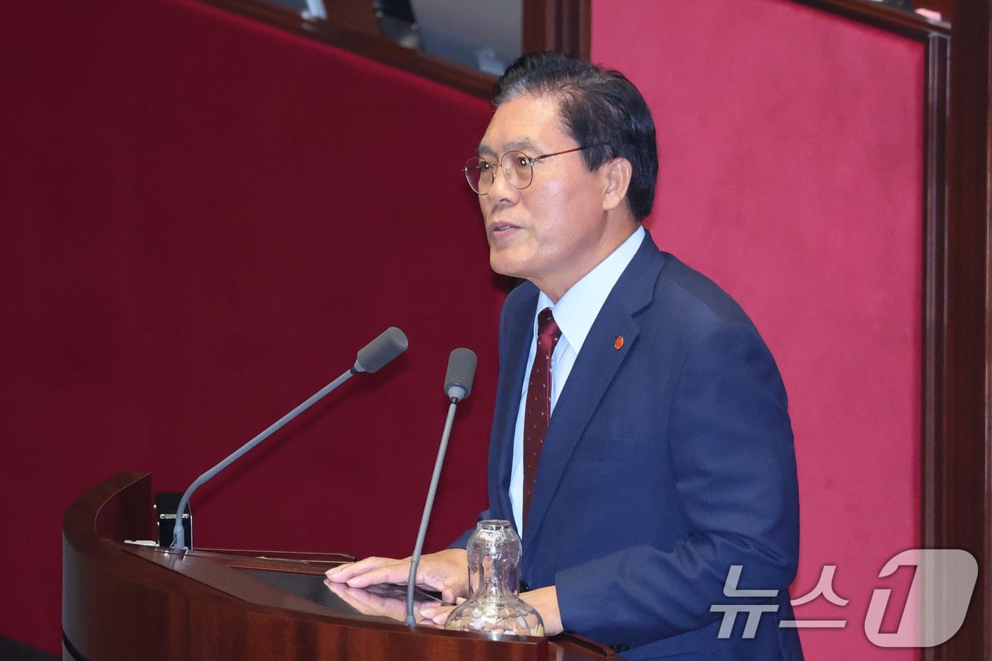 본문 이미지 - 송석준 신임 외교통일위원장이 23일 서울 여의도 국회에서 열린 제437회국회(임시회) 제2차 본회의에서 당선 인사를 하고 있다. 2026.7.23 ⓒ 뉴스1 신웅수 기자
