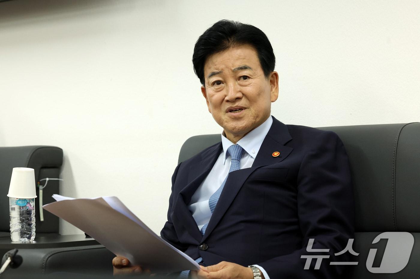 본문 이미지 - 정동영 통일부 장관이 23일 서울 종로구 정부서울청사 통일부 기자실에서 열린 취임 1주년 기자간담회에서 발언하고 있다. (통일부 제공. 재판매 및 DB 금지) 2026.7.23 ⓒ 뉴스1