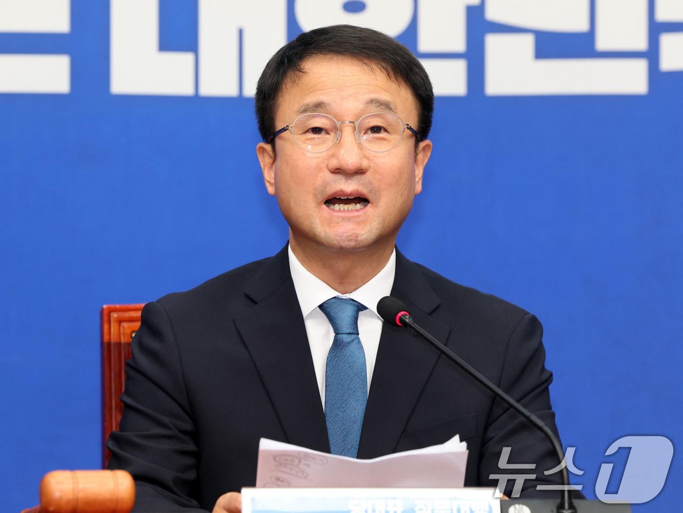 본문 이미지 - 한병도 더불어민주당 당대표 직무대행 겸 원내대표가 24일 오전 서울 여의도 국회에서 열린 최고위원회의에서 모두발언을 하고 있다. 2026.7.24 ⓒ 뉴스1 황기선 기자