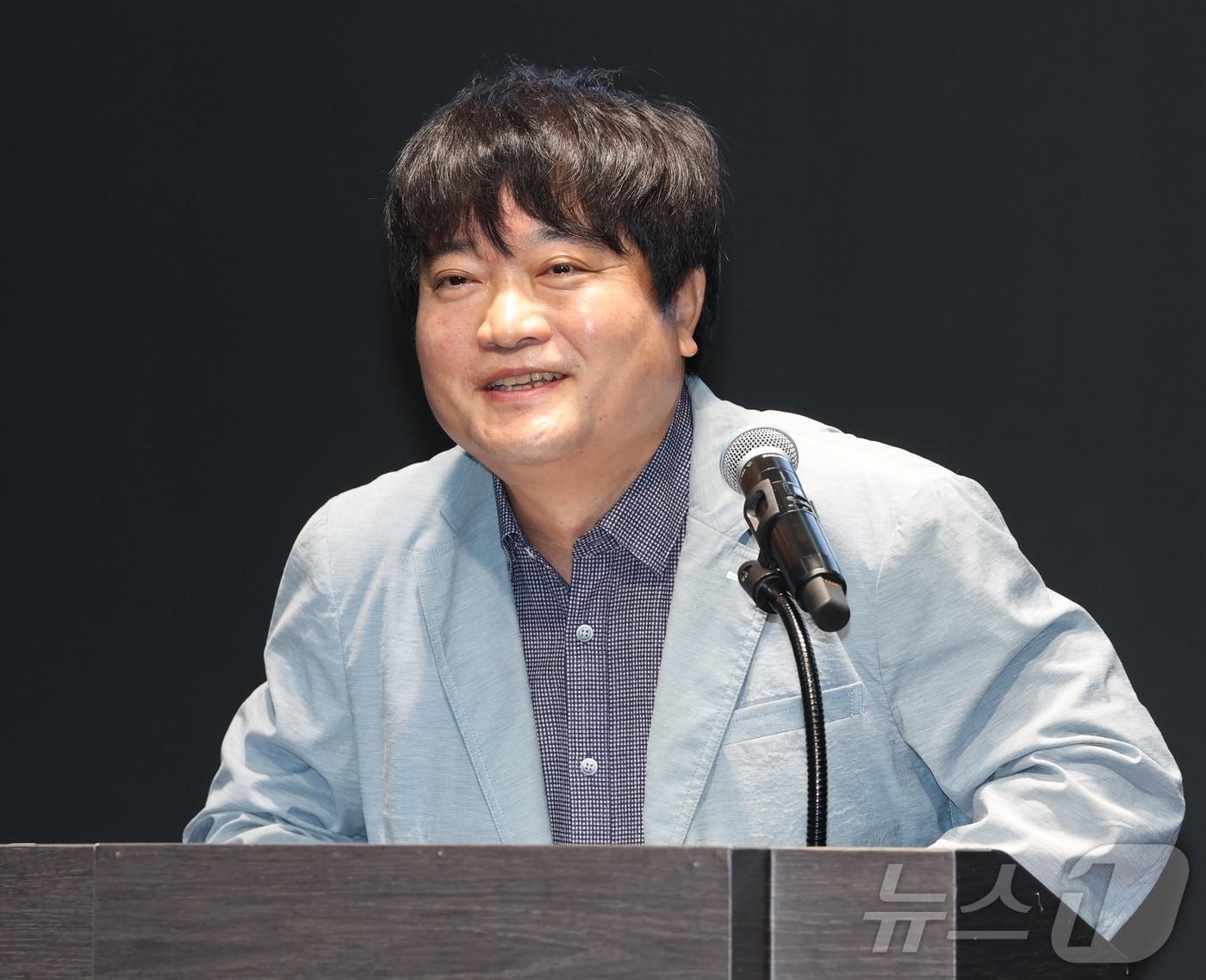 본문 이미지 - 황형원 뉴스1 전북취재본부 본부장이 24일 전북 전주시 시그니처 호텔에서 열린 제14회 전북포럼에서 개회사를 하고 있다. 2026.7.24 ⓒ 뉴스1 유경석 기자
