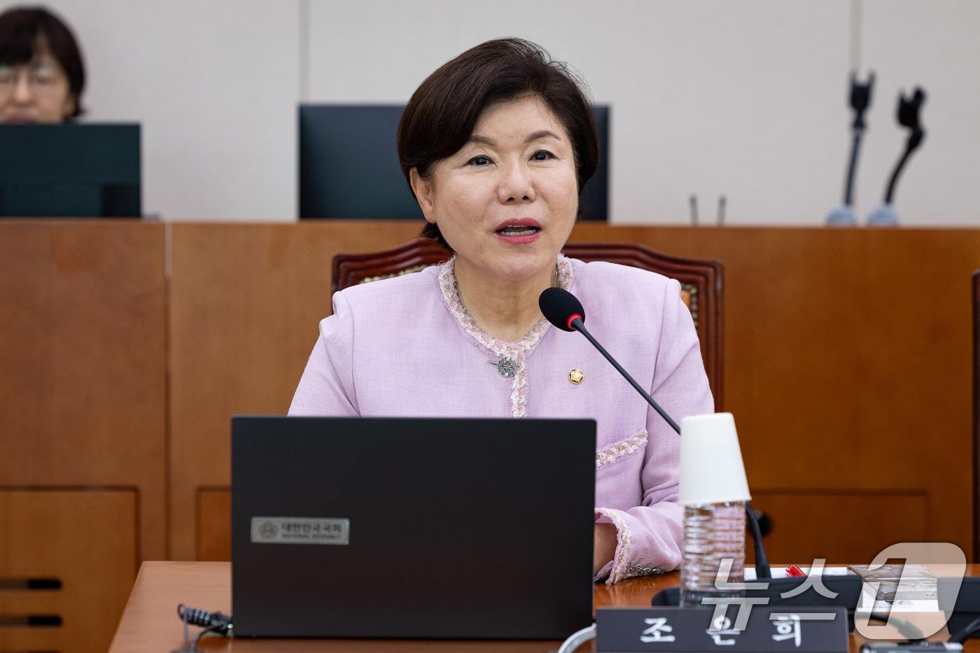 본문 이미지 - 조은희 국민의힘 간사가 24일 서울 여의도 국회에서 열린 제437회 국회(임시회) 문화체육관광위원회 제3차 전체회의에서 인사말을 하고 있다. 2026.7.24 ⓒ 뉴스1 유승관 기자