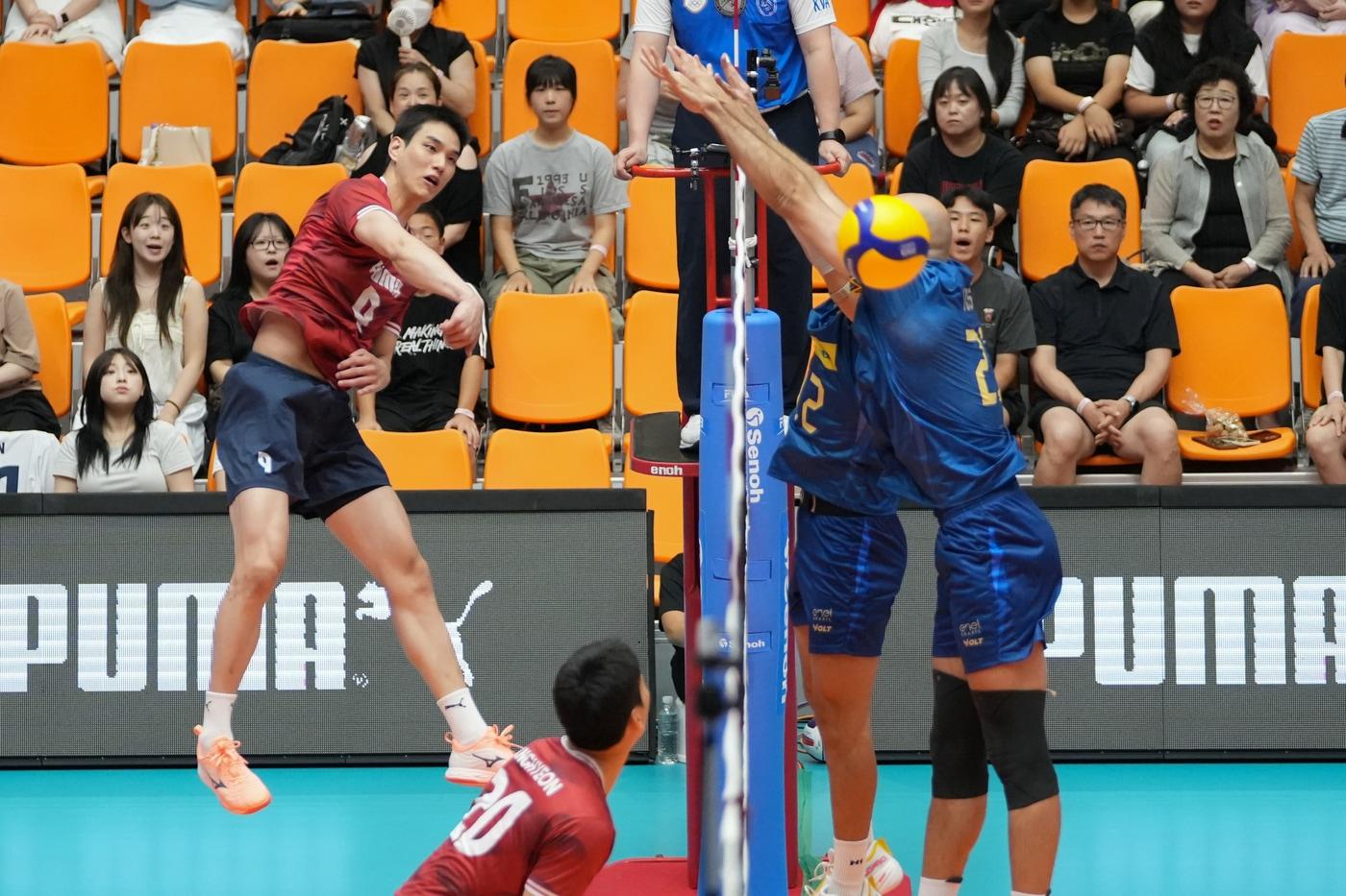 본문 이미지 - 한국 남자배구 대표팀이 브라질에 1-3으로 패했다.(대한배구협회 제공) 