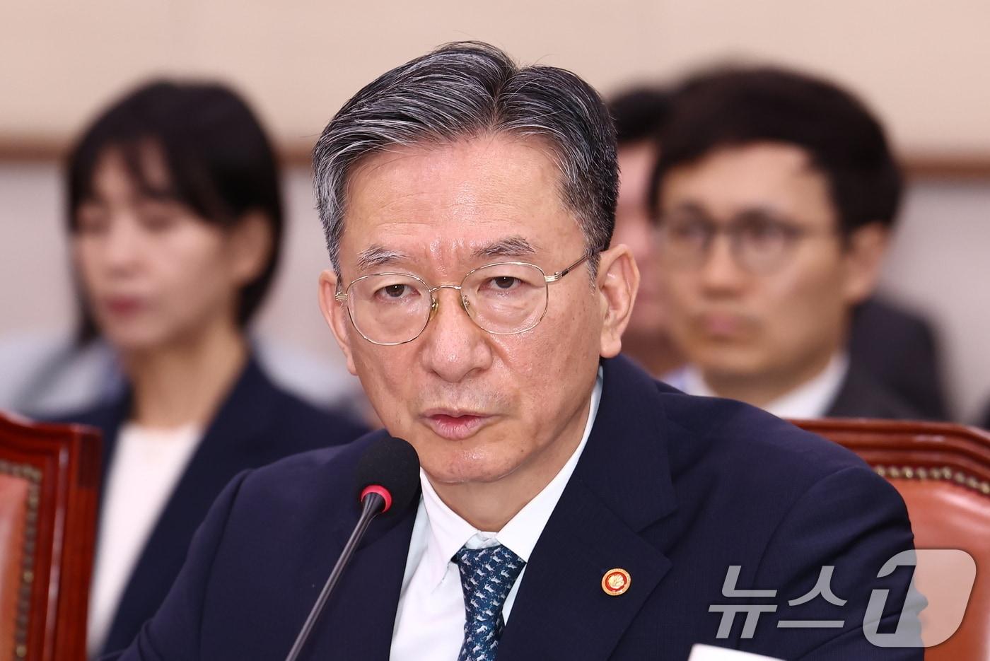 본문 이미지 - 정성호 법무부 장관이 27일 오전 서울 여의도 국회에서 열린 법제사법위원회 전체회의에서 의원 질의에 답변하고 있다. 2026.7.27 ⓒ 뉴스1 김민지 기자