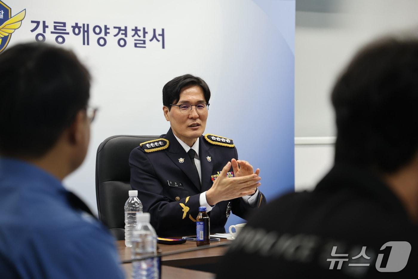 본문 이미지 - 27일 취임한 김정수 재2대 강릉해양경찰서장.(강릉해경 제공, 재판매 및 DB 금지) 2026.7.27/뉴스1