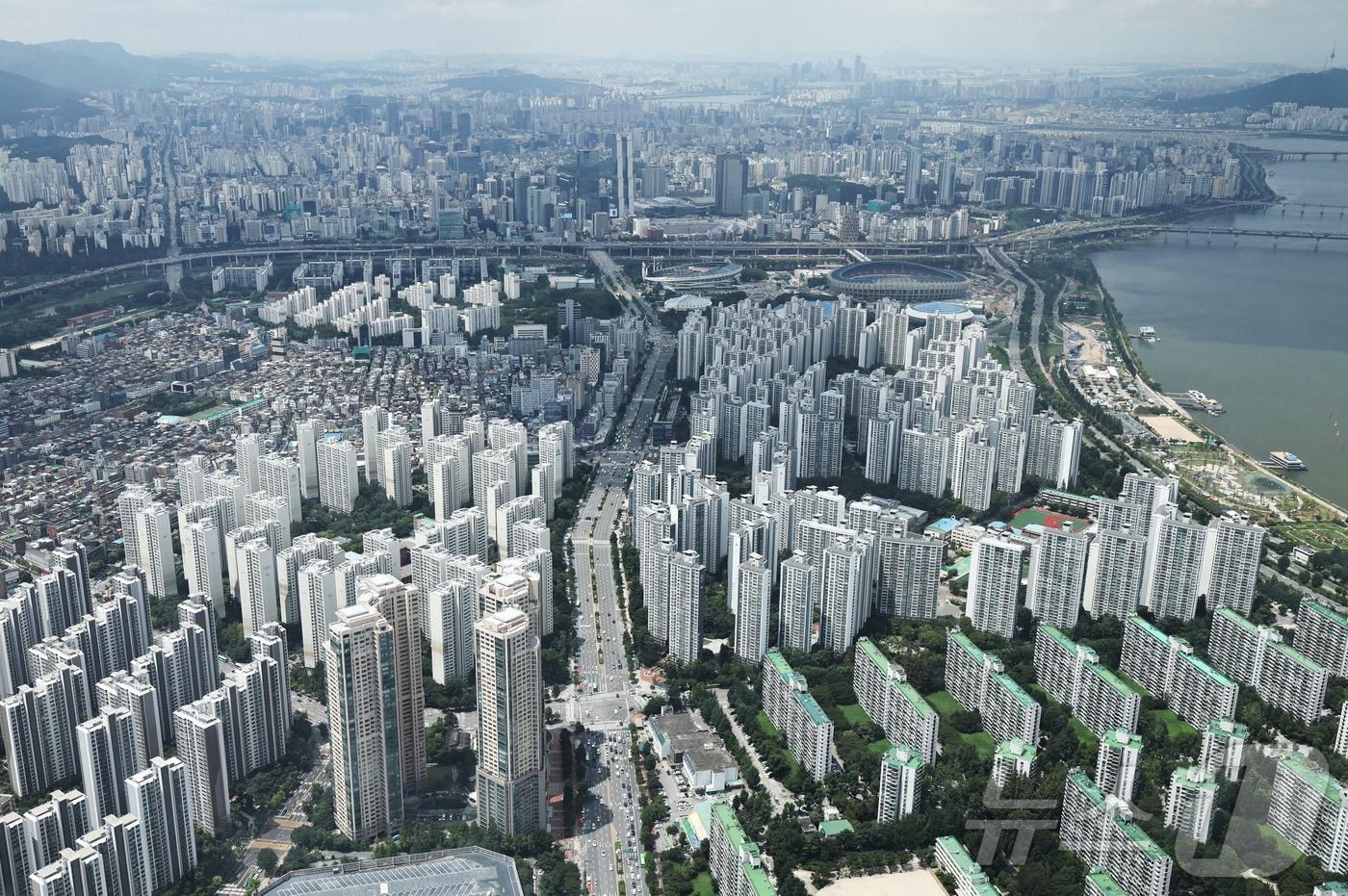 본문 이미지 - 서울 시내 아파트 단지 2026.7.27 ⓒ 뉴스1 이종수 기자