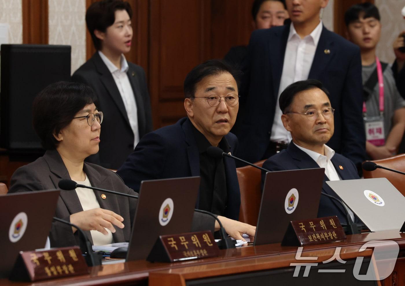 본문 이미지 - 김윤덕 국토교통부 장관이 28일 오전 서울 종로구 정부서울청사에서 열린 국무회의에 참석해 있다. (공동취재) 2026.7.28 ⓒ 뉴스1 김명섭 기자