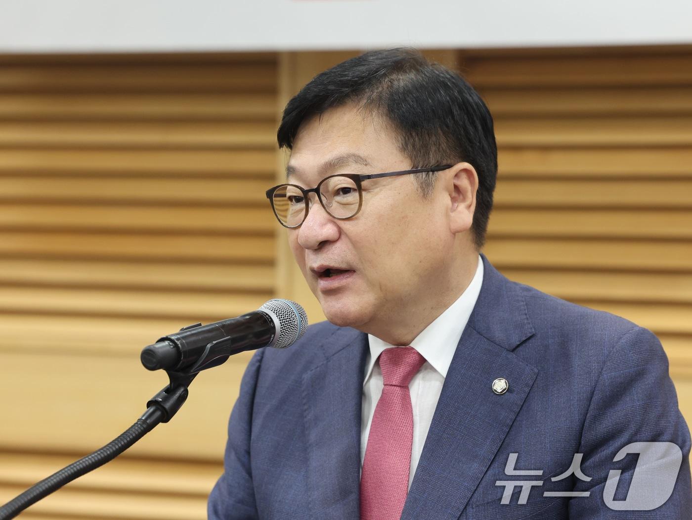 본문 이미지 - 정점식 원내대표가 지난 28일 오전 서울 여의도 국회 의원회관에서 열린 '2차 공공기관 이전 대구 유치전략 정책토론회'에서 축사를 하고 있다. 2026.7.28 ⓒ 뉴스1 황기선 기자