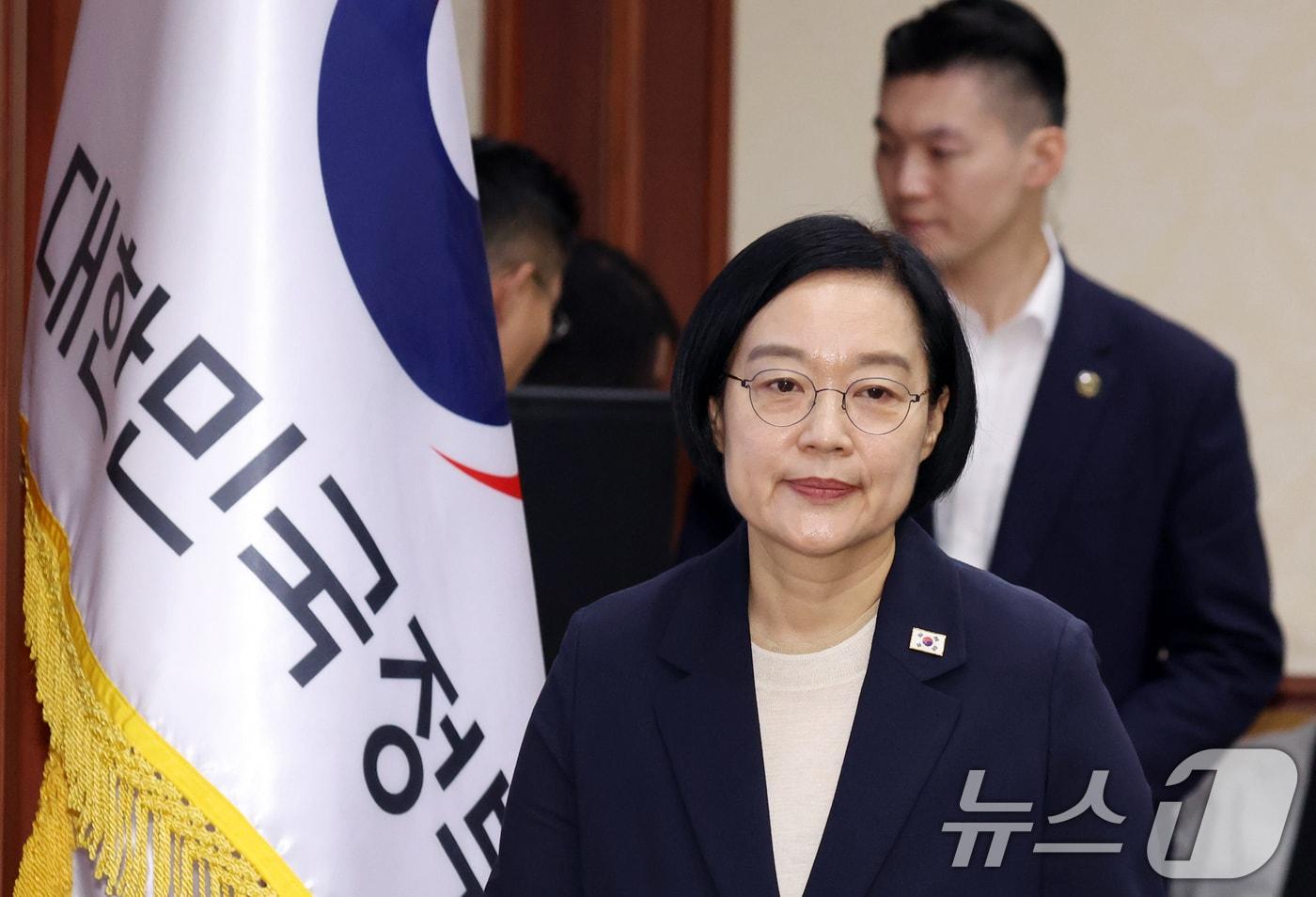 본문 이미지 - 한성숙 국무총리가 29일 오전 서울 종로구 세종대로 정부서울청사에서 열린 비상경제 점검회의에 참석하고 있다. 2026.7.29 ⓒ 뉴스1 김명섭 기자