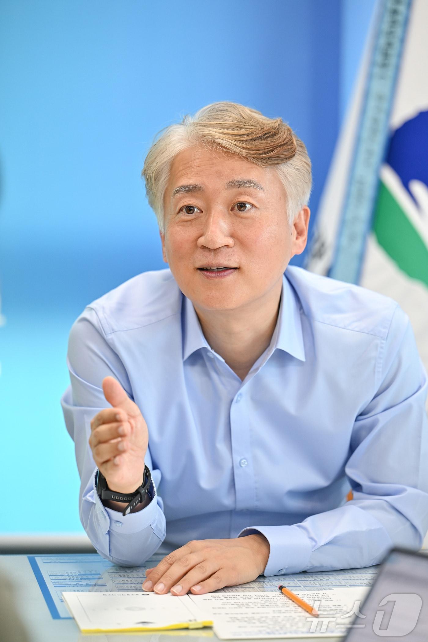 본문 이미지 - 전남광주통합특별시 구청장협의회장을 맡고 있는 김이강 서구청장이 28일 뉴스1과 인터뷰를 하고 있다.(서구 제공. 재판매 및 DB금지) 2026.7.29 ⓒ 뉴스1