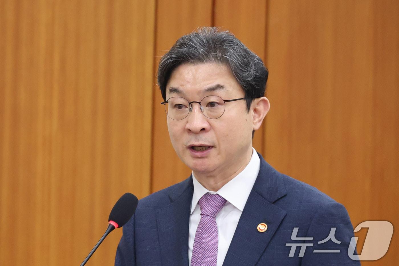 본문 이미지 - 이억원 금융위원장이 29일 서울 여의도 국회에서 열린 정무위원회 전체회의에서 업무 보고를 하고 있다. 2026.7.29 ⓒ 뉴스1 신웅수 기자