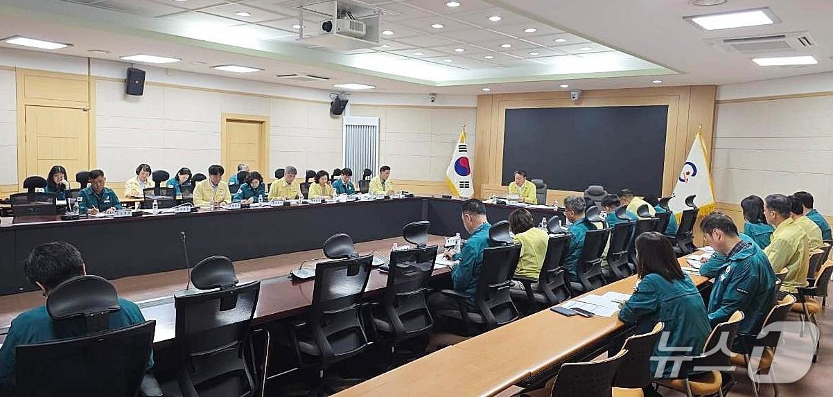 본문 이미지 - 전남광주통합특별시 광양시가 폭염 중대경보 발효에 따라 폭염 대응 긴급회의를 열어 현장 중심의 대응체계를 점검했다.(광양시 제공)