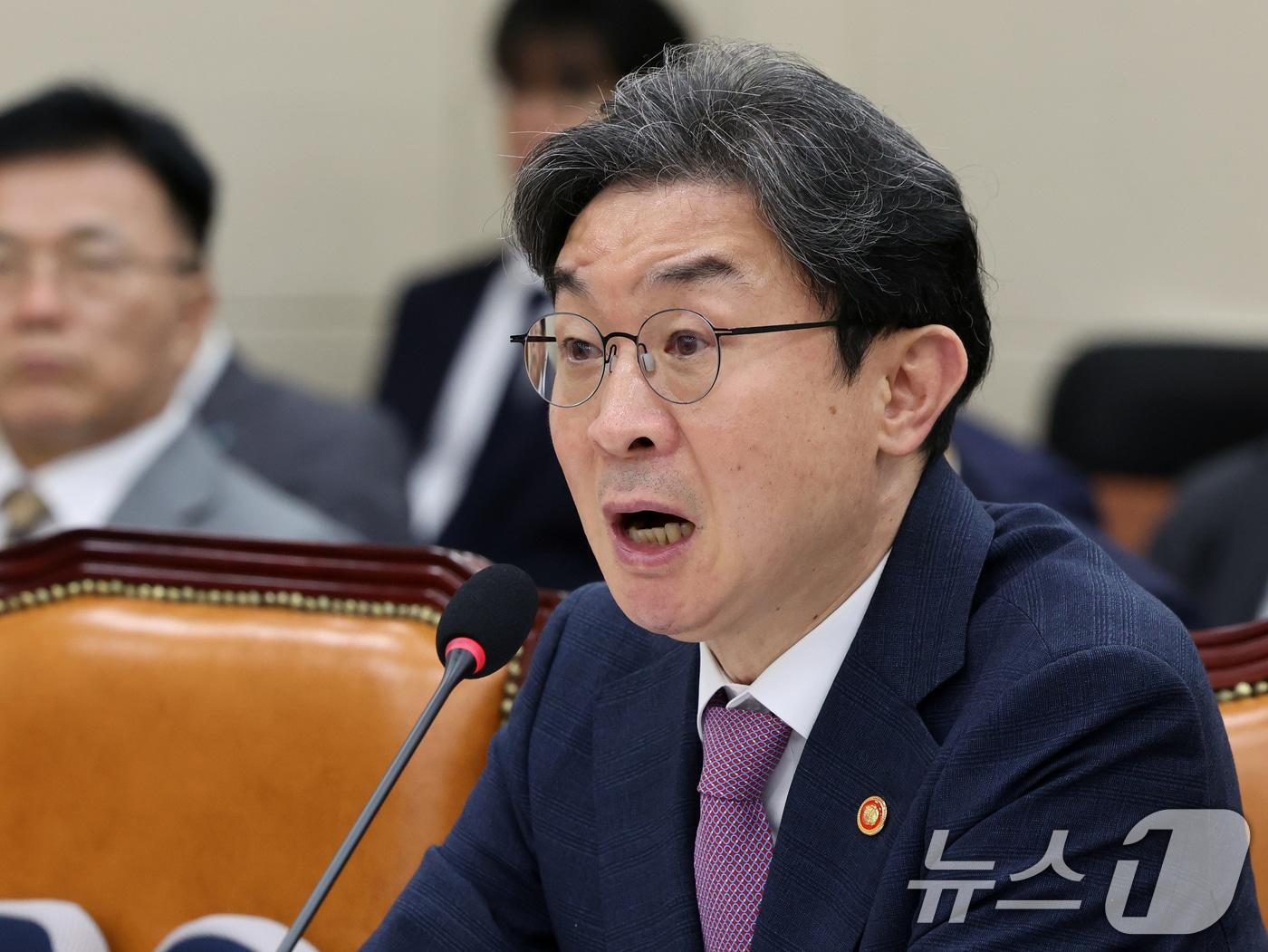 본문 이미지 - 이억원 금융위원장이 29일 서울 여의도 국회에서 열린 정무위원회 전체회의에서 의원질의에 답하고 있다. 2026.7.29 ⓒ 뉴스1 황기선 기자