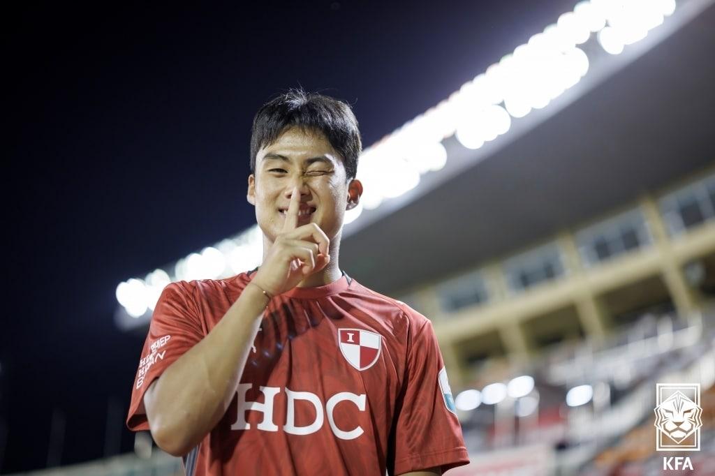 본문 이미지 - 부산이 서울을 2-0으로 꺾었다.(대한축구협회 제공) 