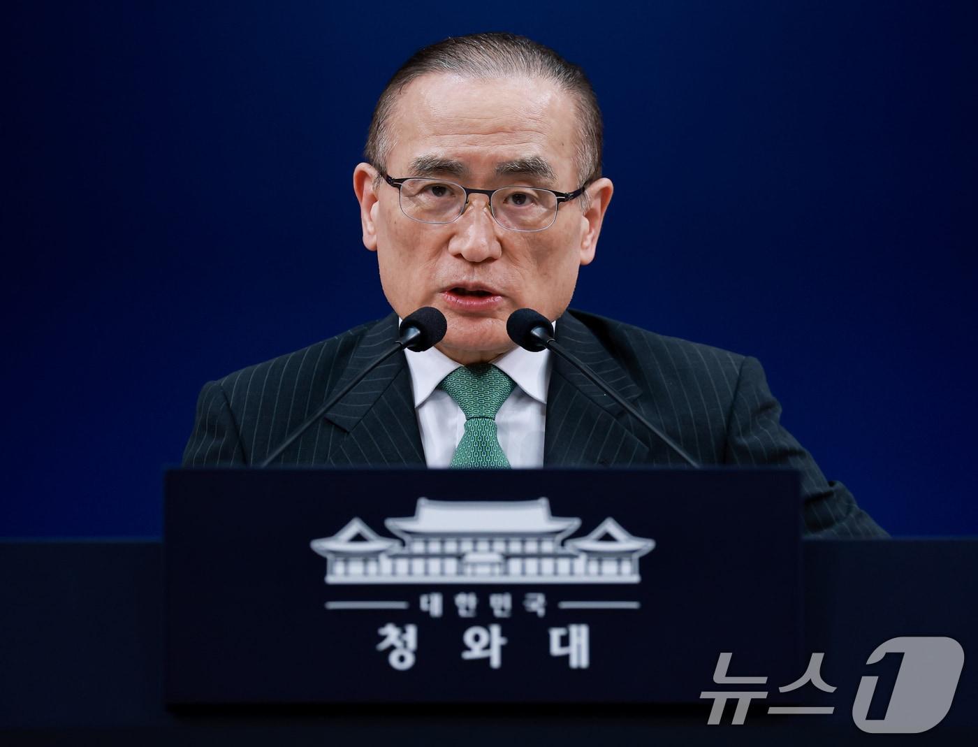 본문 이미지 - 위성락 국가안보실장이 3일 청와대 춘추관에서 이재명 대통령의 북대서양조약기구(NATO·나토) 정상회의 및 몽골 국빈 방문 일정을 브리핑 하고 있다. (청와대통신사진기자단) 2026.7.3 ⓒ 뉴스1 허경 기자