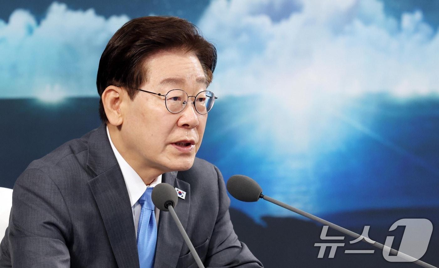 본문 이미지 - 이재명 대통령이 3일 경남 진주시에서 열린 제5회 국가우주위원회 회의에서 발언하고 있다. 2026.7.3 ⓒ 뉴스1 허경 기자