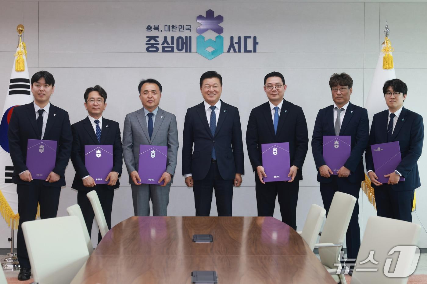 본문 이미지 - 충북도 별정직 공무원 임용장 수여식(충북도 제공. 재판매 및 DB금지)/뉴스1