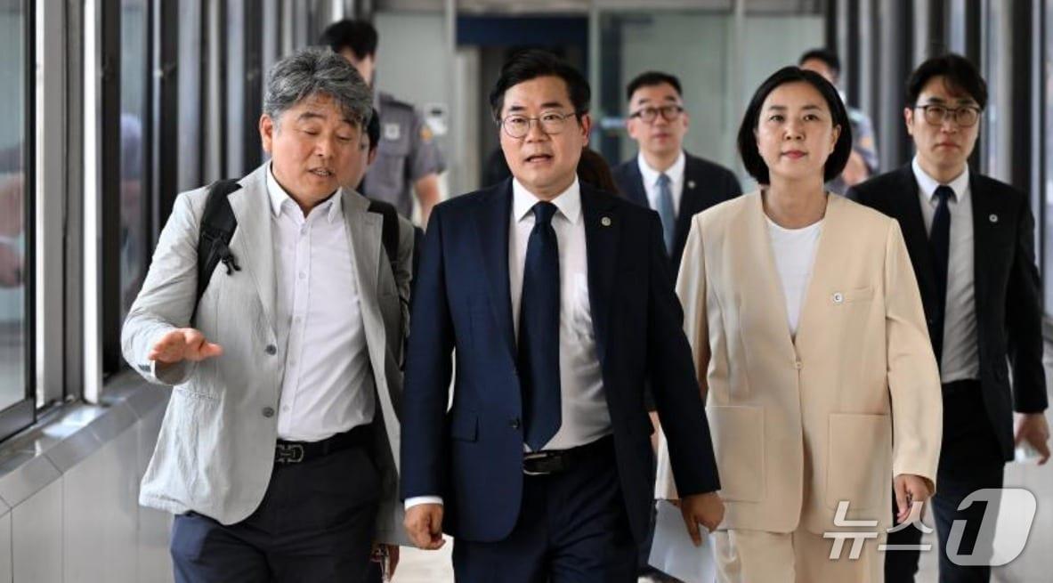 본문 이미지 - 박찬대 인천시장이 1일 시청 기자실에서 취임 기자간담회에서 참석하고 있다. (인천시 제공.재판매 및 DB금지)