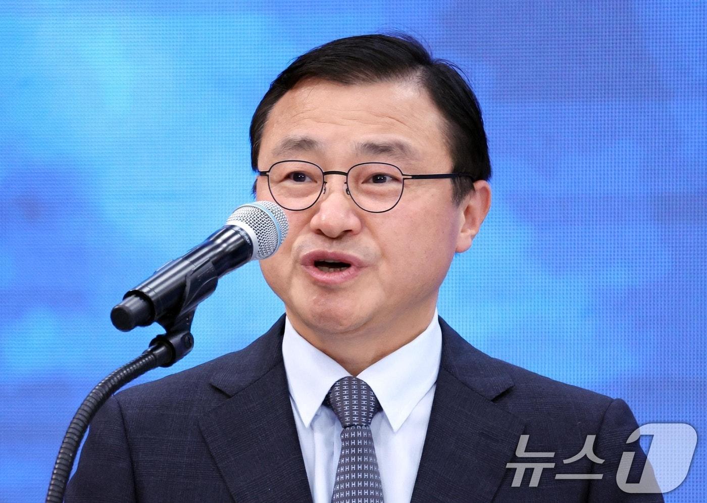 본문 이미지 - 노태문 삼성전자 대표이사 사장이 3일 경남 진주시에서 열린 영남권 첨단산업 발전비전 국민보고회에서 발표하고 있다. 2026.7.3 ⓒ 뉴스1 허경 기자