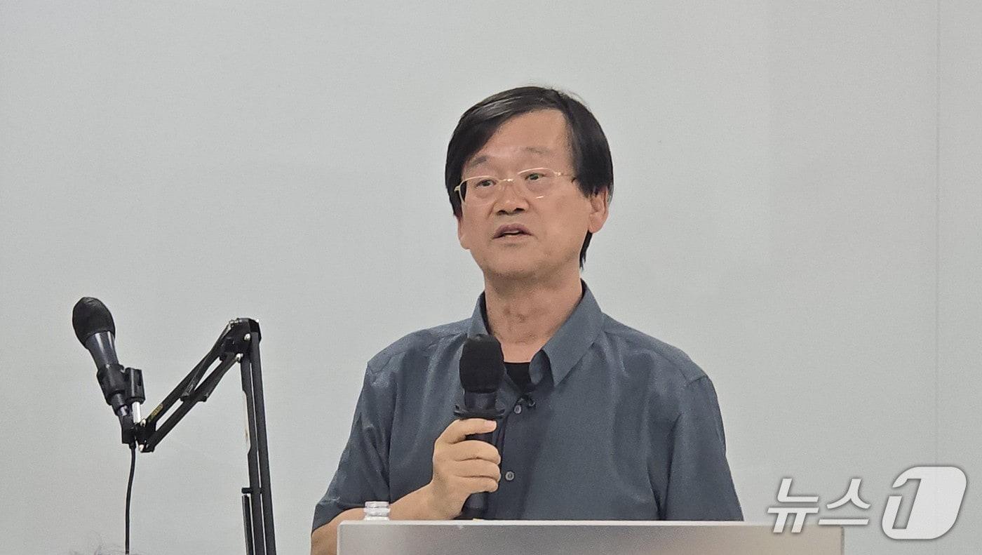본문 이미지 - 황기돈 중앙노동위원회 위이 3일 서울 성북구 고려대학교에서 개최된 'N% 성과급 교섭과 현 단계 노사관계 과제'를 주제로 한 세미나에서 발언하고 있다. 2026.7.3 ⓒ 뉴스1 김승준 기자