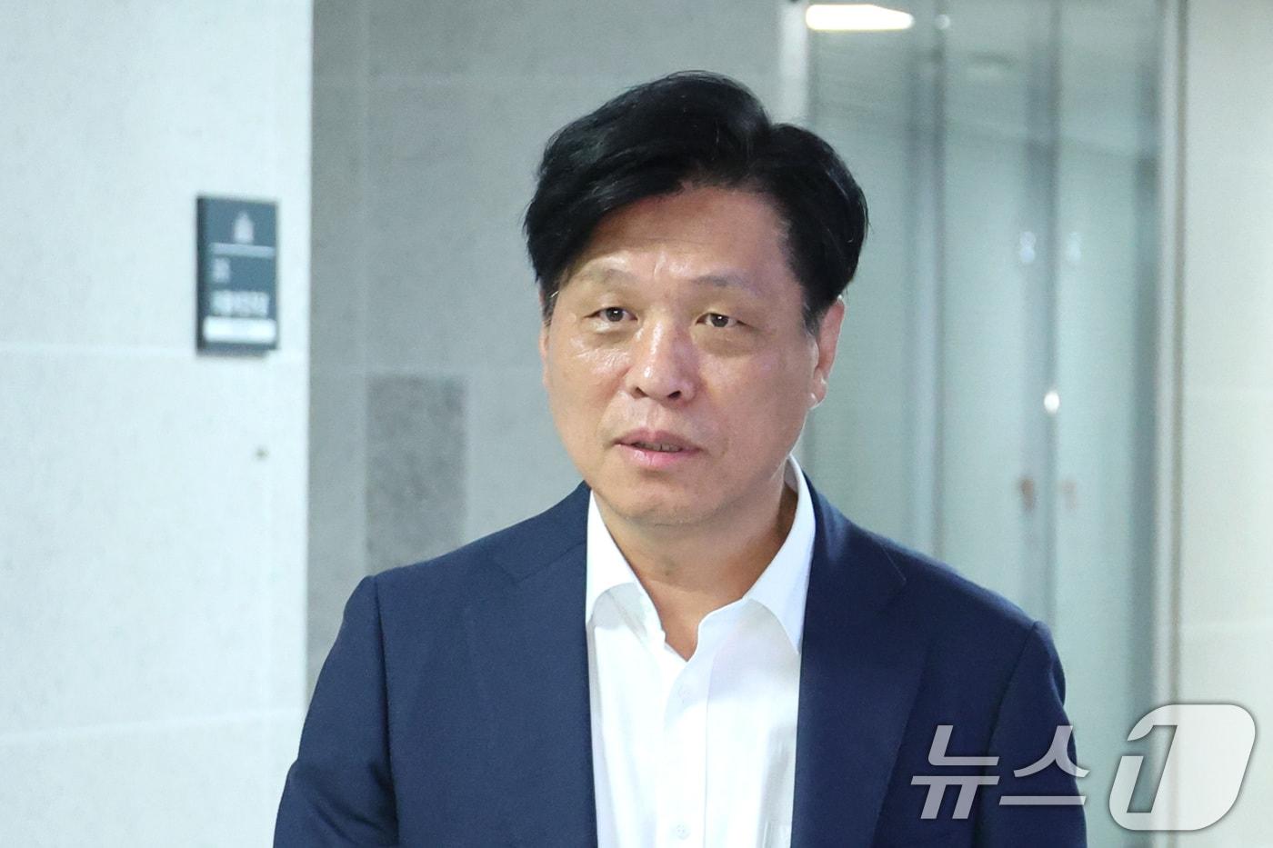 본문 이미지 - 조승래 재정경제기획위원장이 30일 서울 여의도 국회 의원회관에서 열린 세제개편안 논의를 위한 비공개 당정 간담회에서 참석하고 있다. 2026.7.30 ⓒ 뉴스1 신웅수 기자