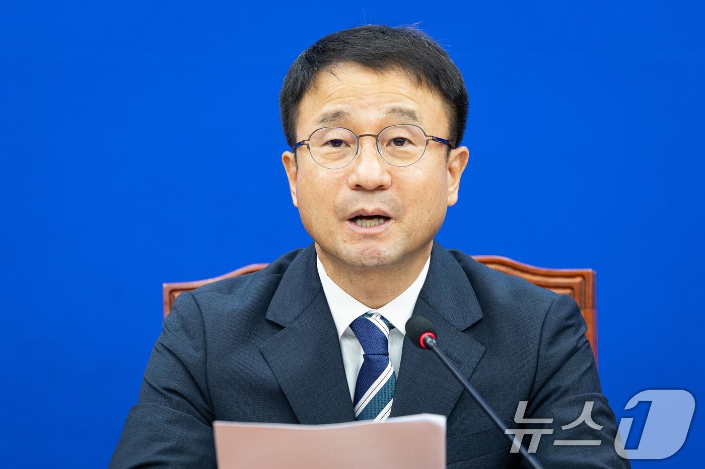 본문 이미지 - 한병도 더불어민주당 당대표 직무대행 겸 원내대표가 30일 서울 여의도 국회에서 열린 정책조정회의에서 모두 발언을 하고 있다. 2026.7.30 ⓒ 뉴스1 유승관 기자