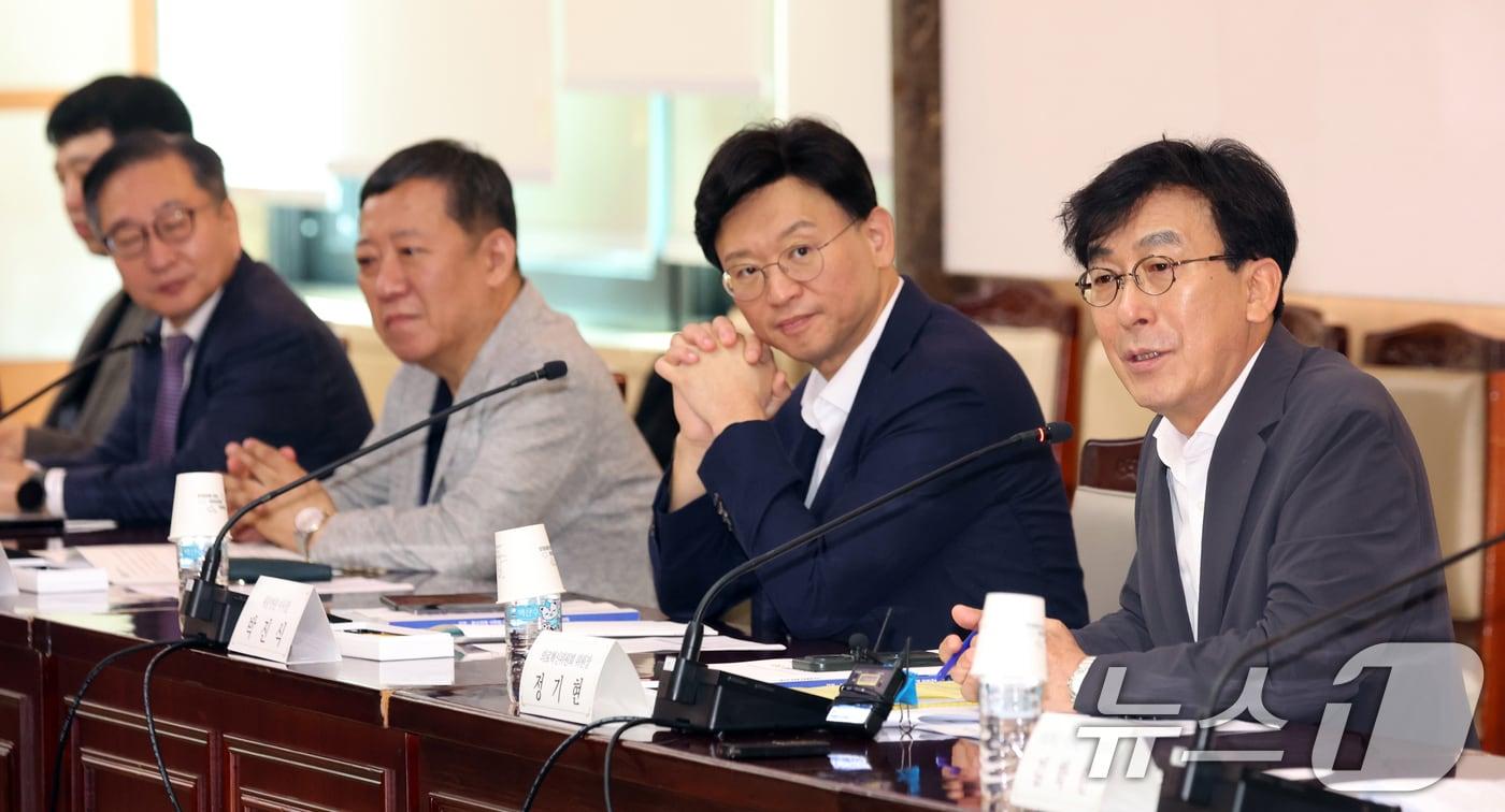 본문 이미지 - 정기현 의료혁신위원회 위원장이 30일 오전 서울 종로구 세종대로 정부서울청사에서 열린 제8차 의료혁신위원회에서 모두 발언을 하고 있다. 2026.7.30 ⓒ 뉴스1 김명섭 기자